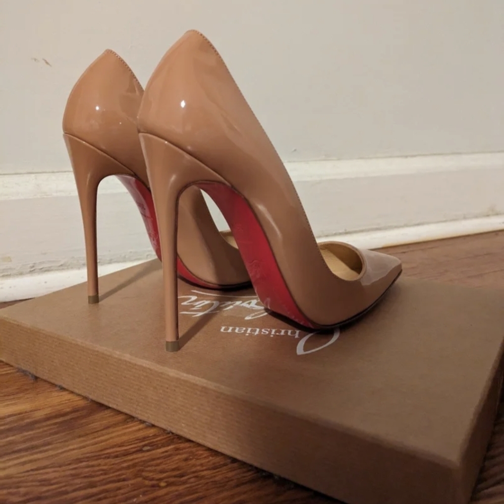 [SOLD] Louboutin So Kate Pumps